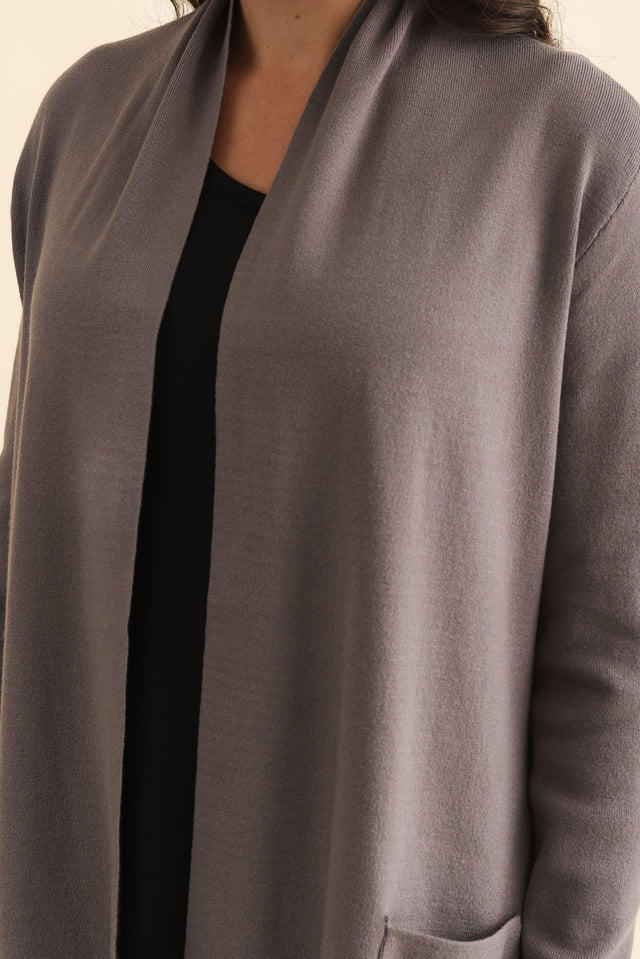 alt text|model:Brontie image 5