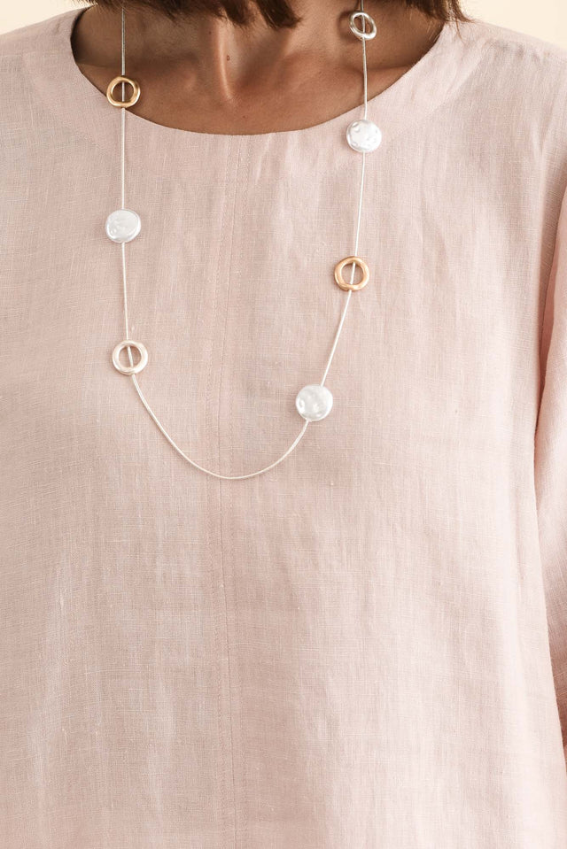 Addie Blush Linen Sleeved Top,Brunette model,alt text|model:Cara image 6