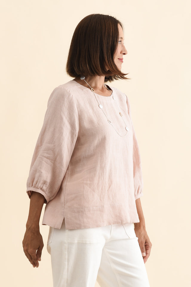 Addie Blush Linen Sleeved Top,Brunette model,alt text|model:Cara image 4