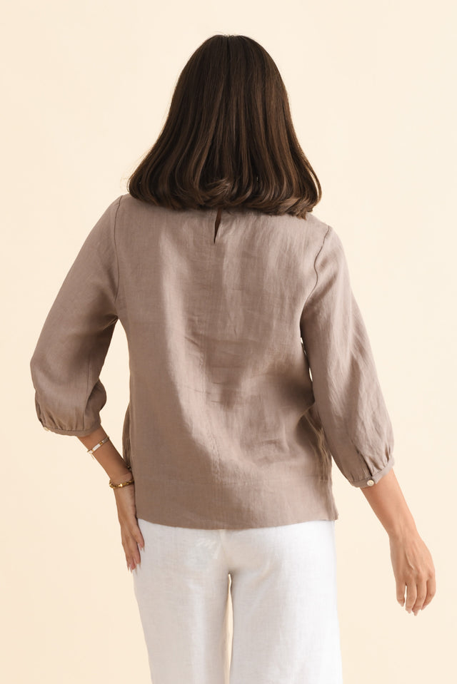 Addie Mocha Linen Sleeved Top,Brunette model,alt text|model:MJ image 5