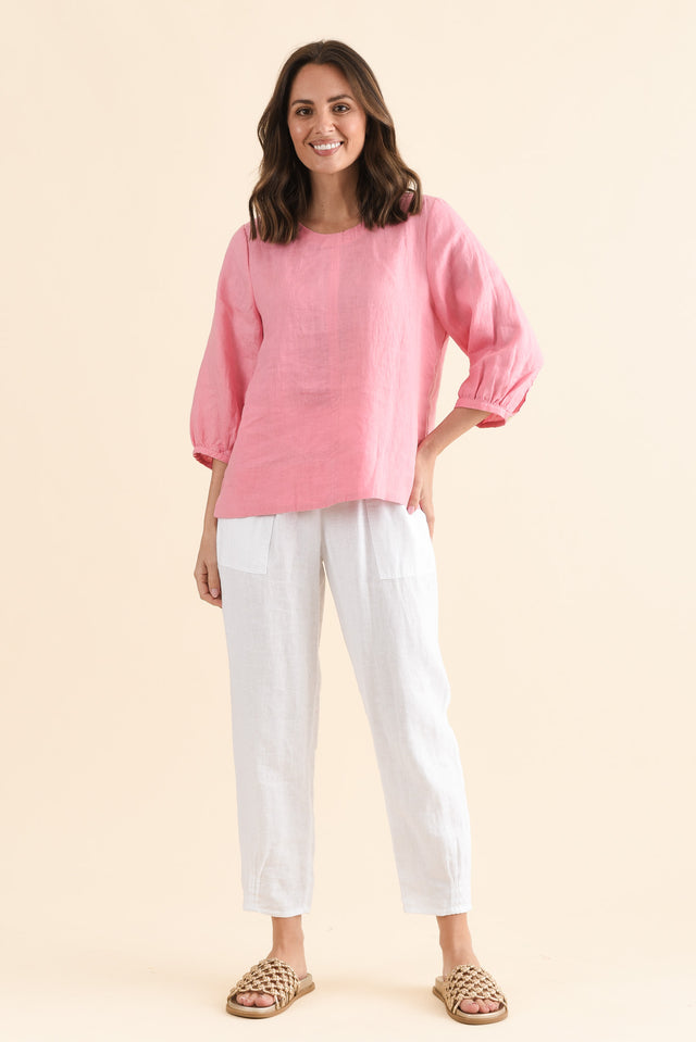 Addie Pink Linen Sleeved Top,Full Body,Brunette model,alt text|model:MJ image 2