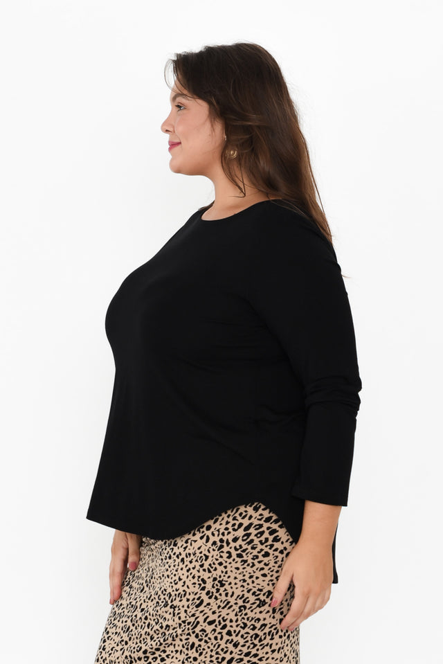 Adele Black Long Sleeve Bamboo Tee,Brunette model,alt text|model:Gabby image 12