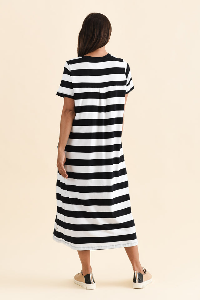 alt text|model:Cara image 5