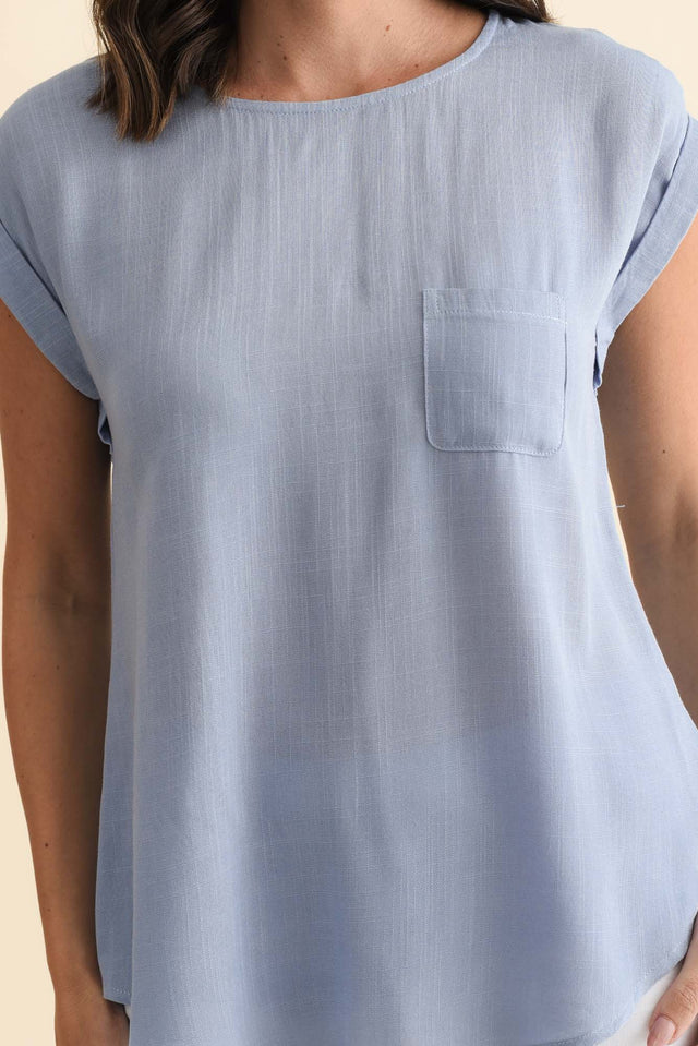 Aiden Blue Linen Blend Pocket Top,Brunette model,alt text|model:MJ image 6