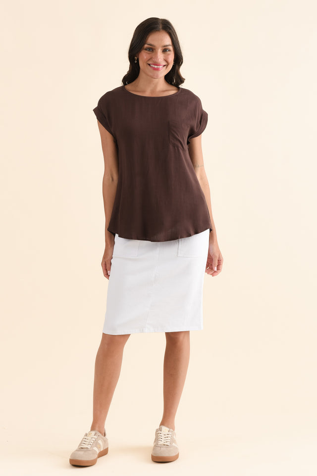 Aiden Chocolate Linen Blend Pocket Top,Full Body,Brunette model,alt text|model:Brontie image 6