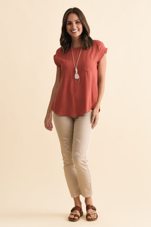 Aiden Rust Linen Blend Pocket Top,Brunette model,alt text|model:MJ image 7