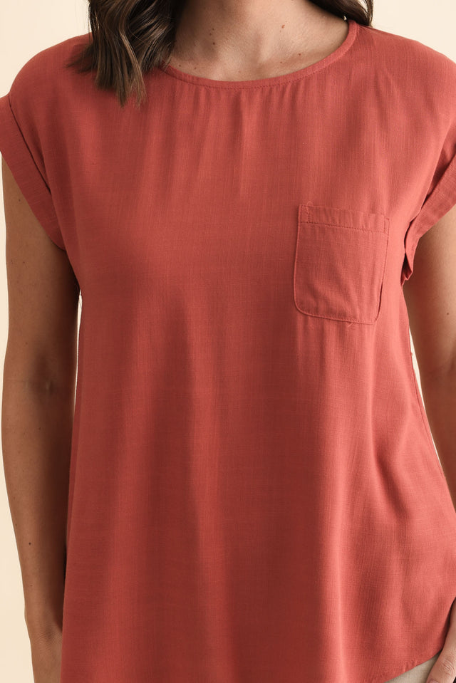 Aiden Rust Linen Blend Pocket Top,Brunette model,alt text|model:MJ image 6