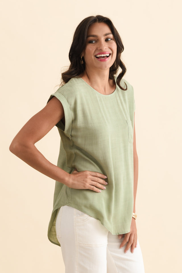 alt text|model:Brontie image 3