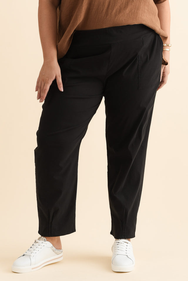 plus-size,curve-bottoms,plus-size-pants,plus-size-winter-clothing,alt text|model:Gabby