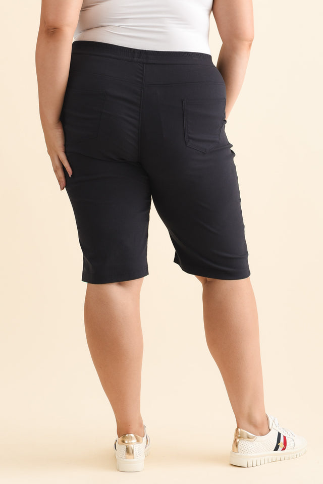 Air-Lite Navy Stretch Pocket Shorts,Brunette model,alt text|model:Gabby image 11