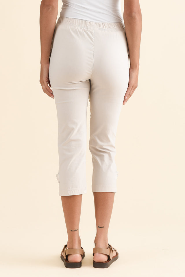 Air-Lite Sand Stretch Capri Pants,Back,Brunette model,alt text|model:Brontie image 4