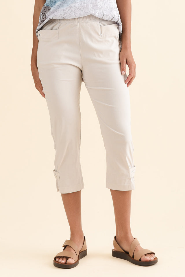 Air-Lite Sand Stretch Capri Pants,Front,Brunette model,alt text|model:Brontie