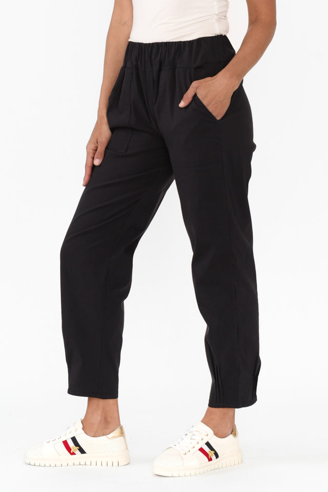 alt text|model:Cara image 4