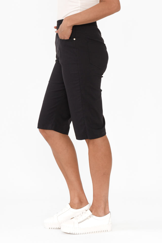 alt text|model:Cara image 4