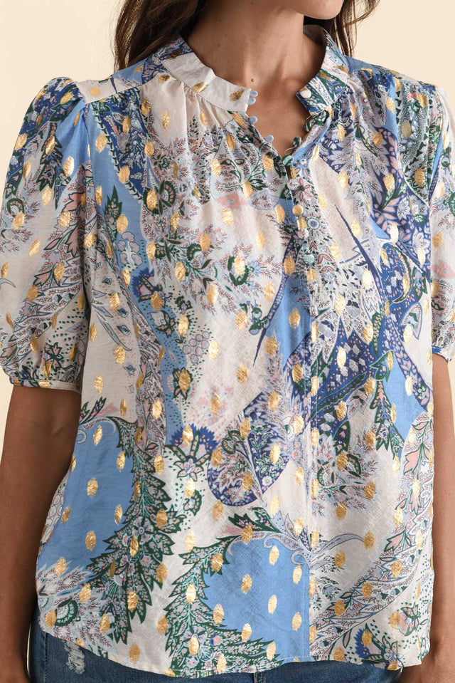 alt text|model:Cara image 5