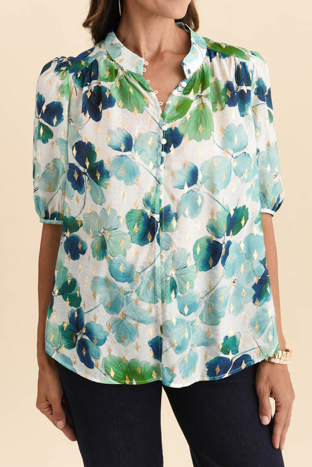 alt text|model:Cara image 5