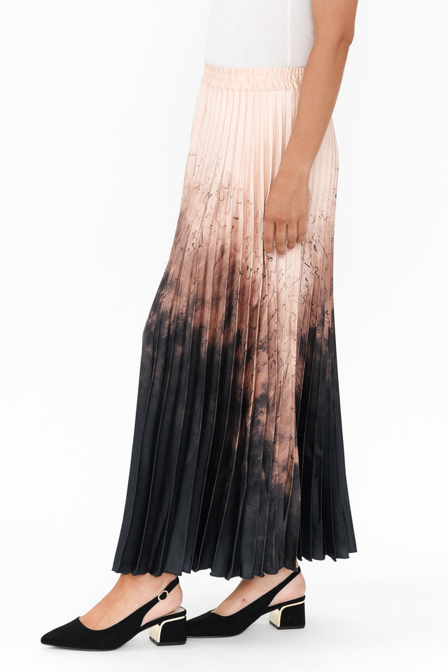 alt text|model:Mollie image 5