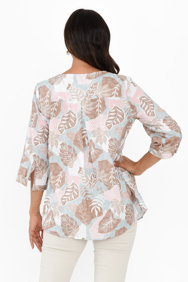 alt text|model:Cara image 5