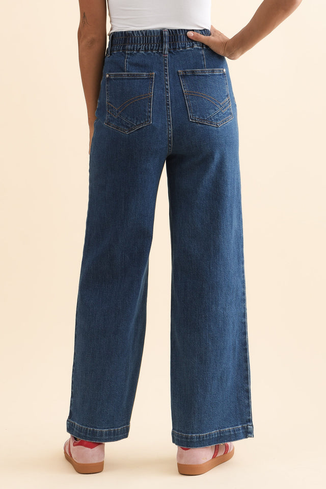 Alyssa Blue Wide Leg Stretch Jeans,Brunette model,alt text|model:Brontie image 5
