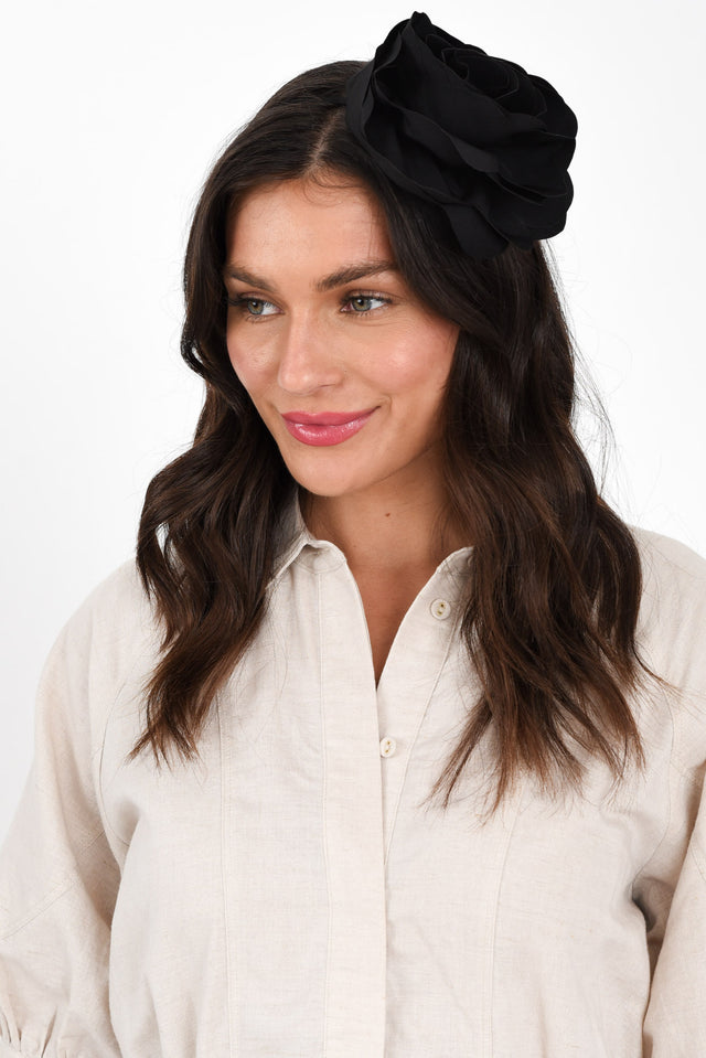 Amia Black Flower Fascinator,Brunette model,alt text|model:Brontie