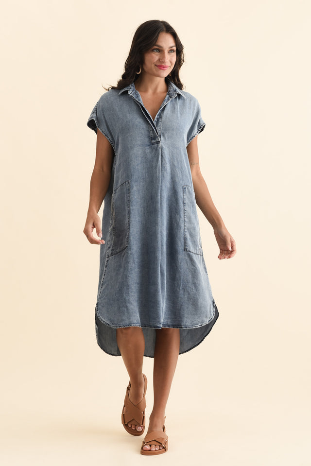 Amity Blue Denim Pocket Dress,Brunette model,alt text|model:Brontie image 4
