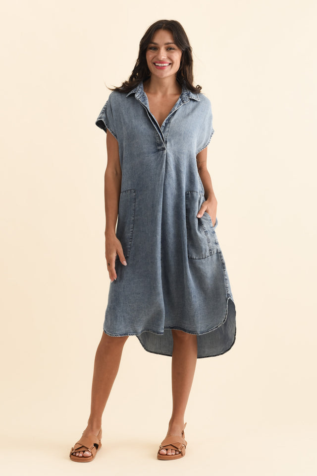 Amity Blue Denim Pocket Dress,Brunette model,alt text|model:Brontie image 8