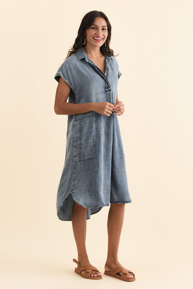 Amity Blue Denim Pocket Dress,Brunette model,alt text|model:Brontie image 5