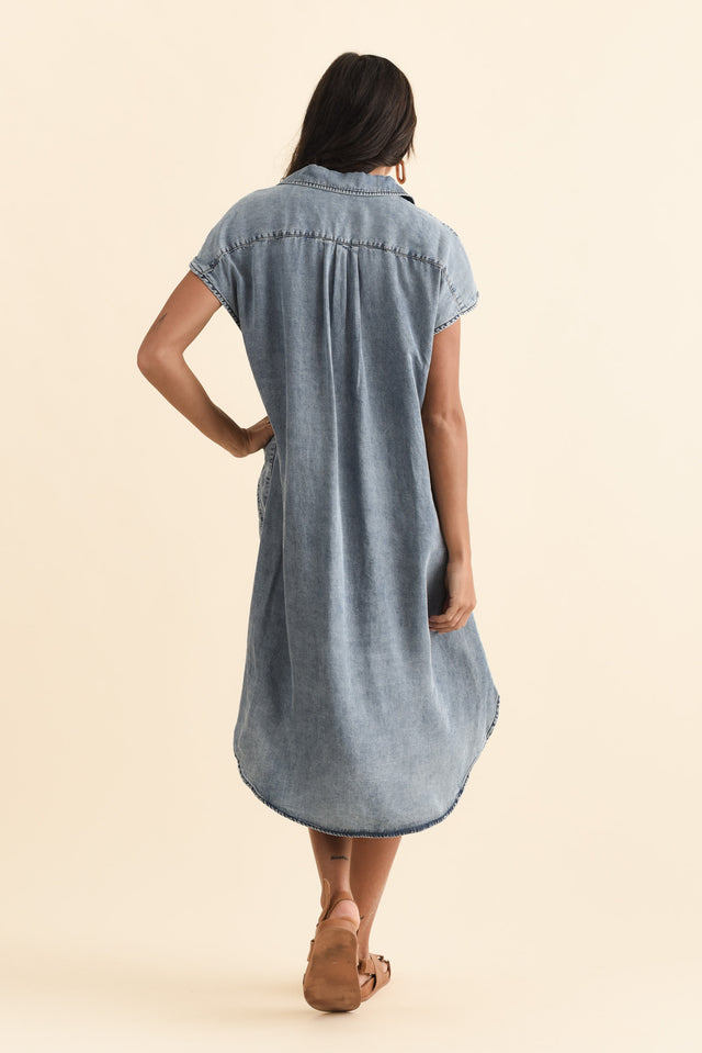 Amity Blue Denim Pocket Dress,Brunette model,alt text|model:Brontie image 6