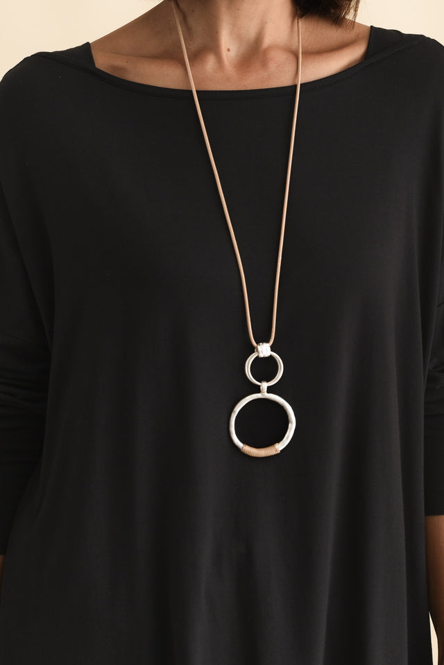 alt text|model:Cara image 6