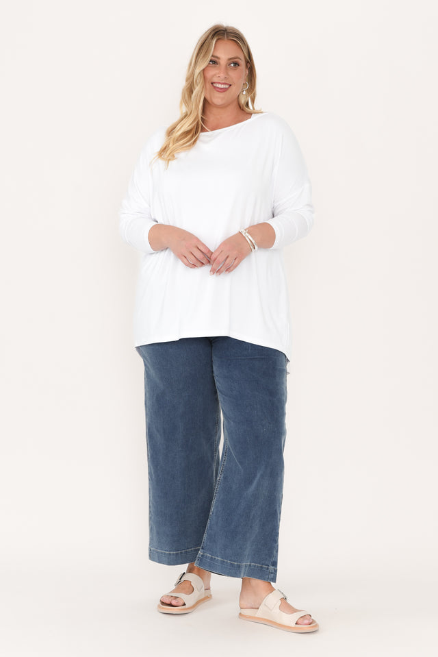 alt text|model:Caitlin image 14