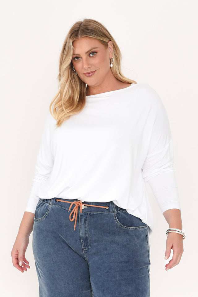 Anakin White Hi Lo Bamboo Top,Blonde model,plus-size,curve-tops,plus-size-sleeved-tops,plus-size-winter-clothing,alt text|model:Caitlin