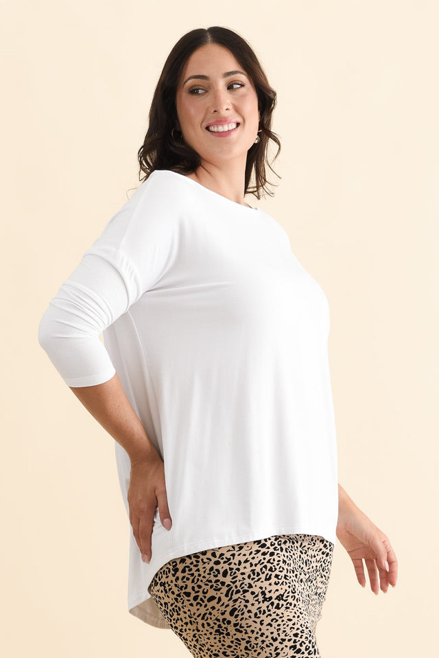 Anakin White Hi Lo Bamboo Top,Brunette model,alt text|model:Emilia image 13