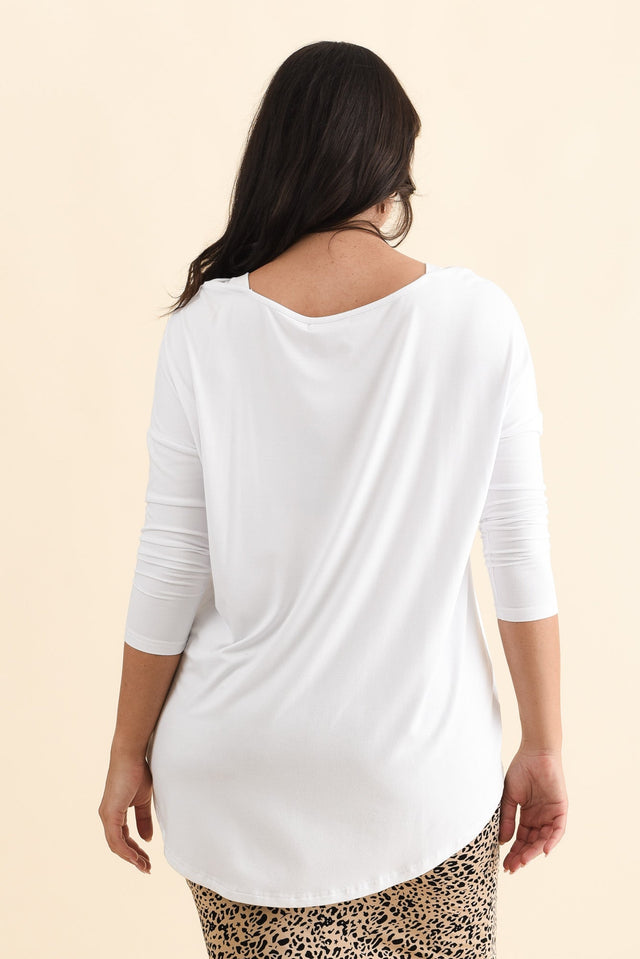 Anakin White Hi Lo Bamboo Top,Brunette model,alt text|model:Emilia image 14