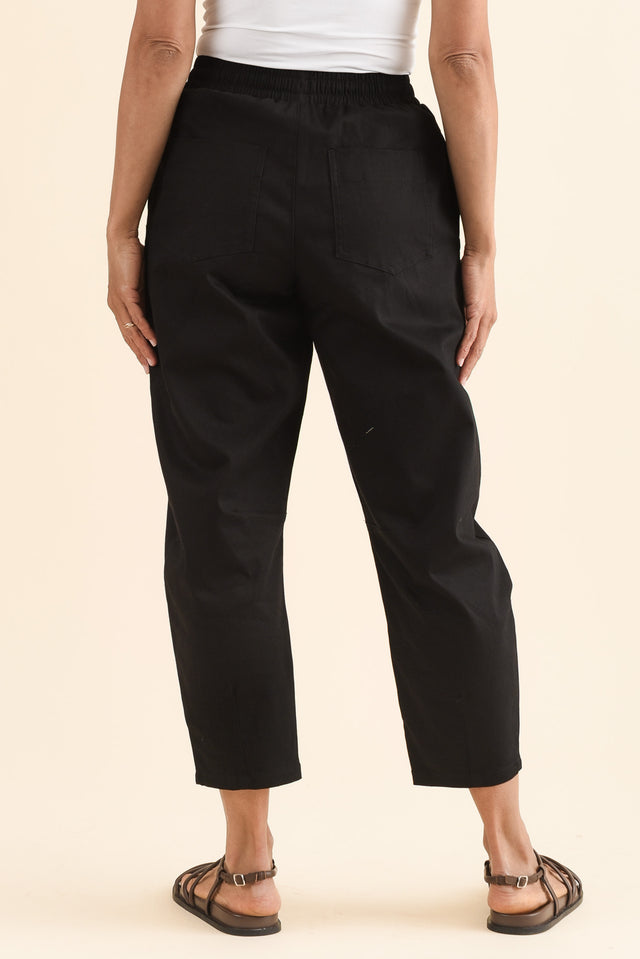 Andy Black Cotton Cropped Barrel Pants,Back,Brunette model,alt text|model:Cara image 4
