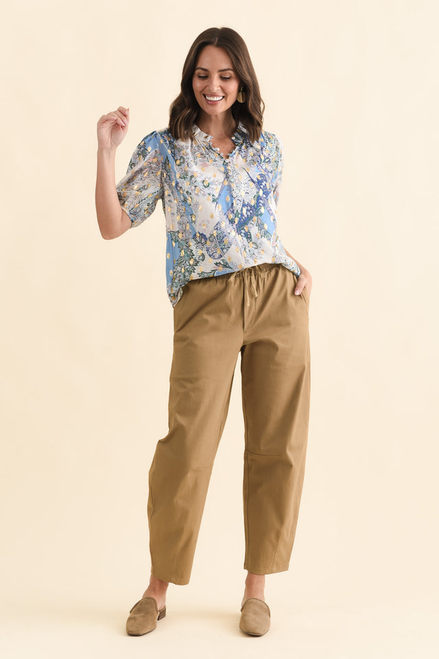 Andy Camel Cotton Barrel Pants,Brunette model,alt text|model:MJ image 7