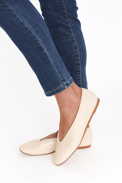 Andrea Bone Woven Flat