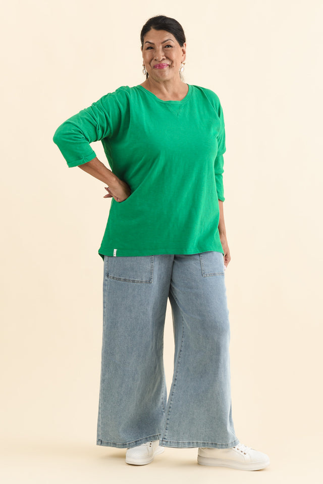 Annie Forest Green Cotton Top,Brunette model,alt text|model:Pilita image 9