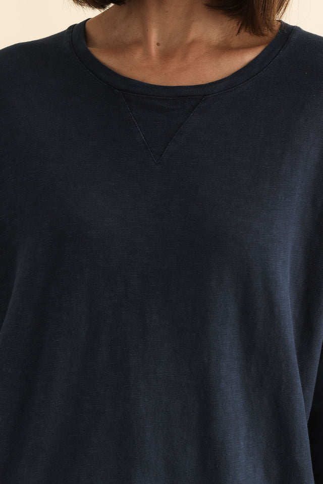 Annie Navy Cotton Top,Brunette model,alt text|model:Cara image 6