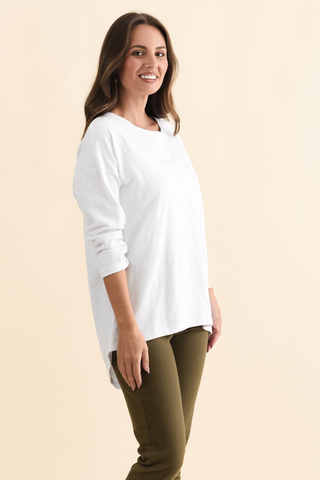 Annie White Cotton Top,Brunette model,alt text|model:MJ image 5