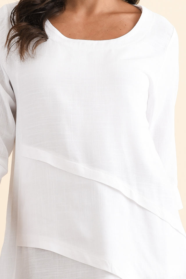 Anya White Linen Cotton Top,Brunette model,alt text|model:Brontie image 6