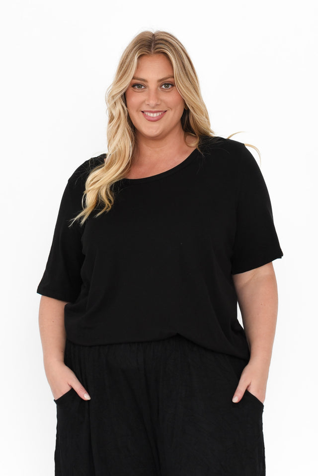 Ariana Black Cotton Tee,Blonde model,plus-size,curve-basics,curve-tops,plus-size-cotton-tops,plus-size-basic-tops,alt text|model:Caitlin image 9