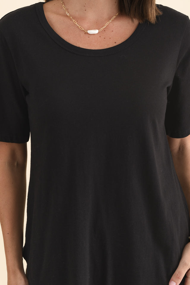 Ariana Black Cotton Tee,Brunette model,alt text|model:MJ image 6