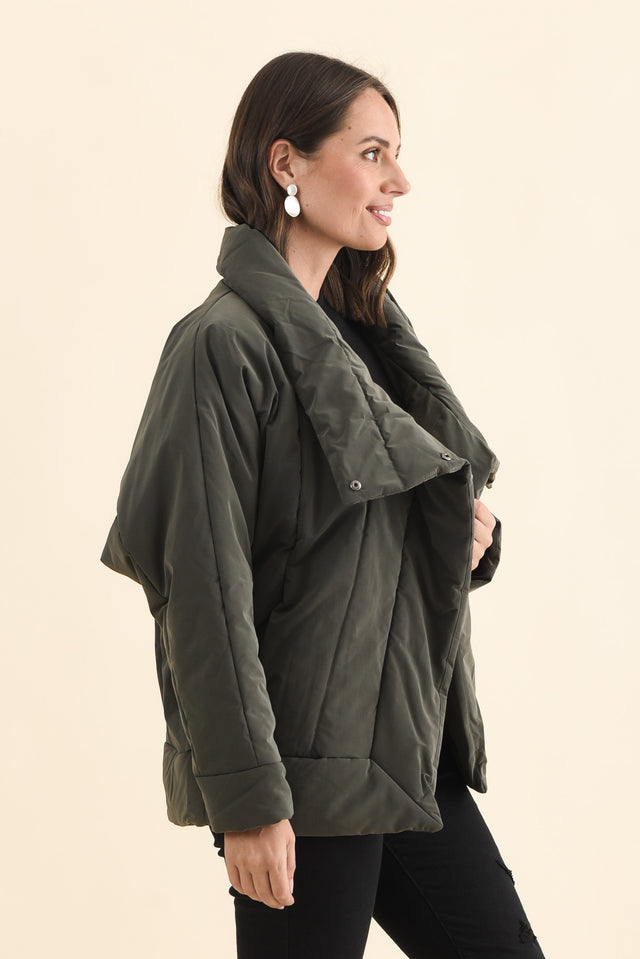 alt text|model:MJ image 3