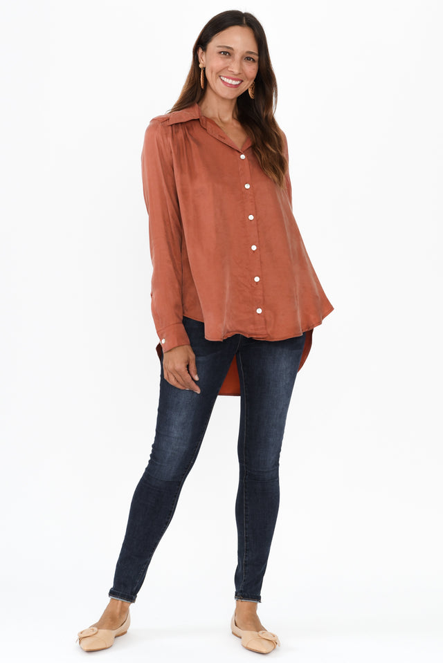 alt text|model:Cara image 8