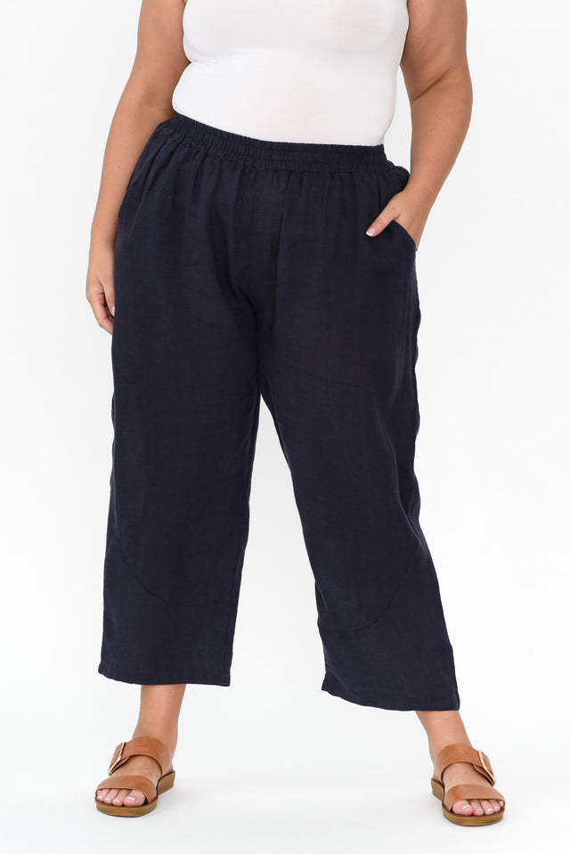 plus-size,curve-bottoms,plus-size-pants alt text|model:;wearing: alt text|model:;wearing: