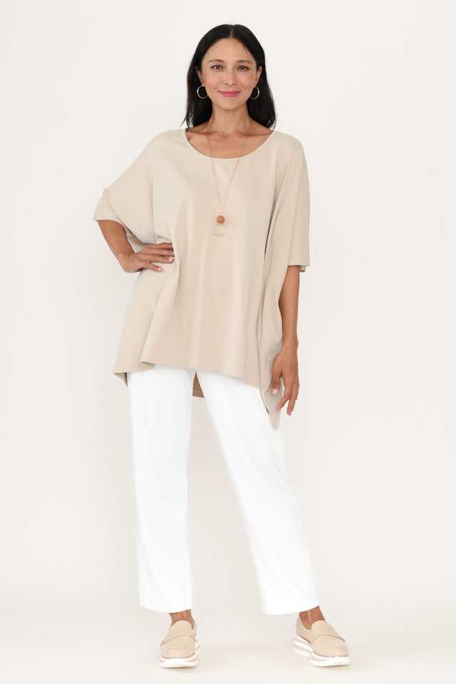 alt text|model:Cara image 3