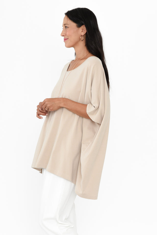 alt text|model:Cara image 5