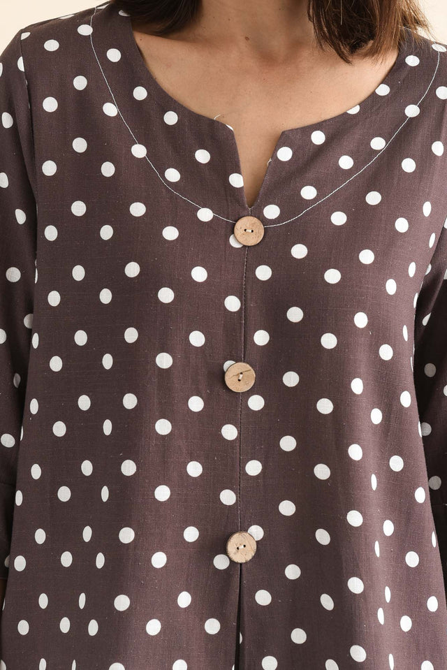 Augusta Chocolate Spot Linen Cotton Top,brunette model,Back of Outfit,alt text|model:Cara image 4