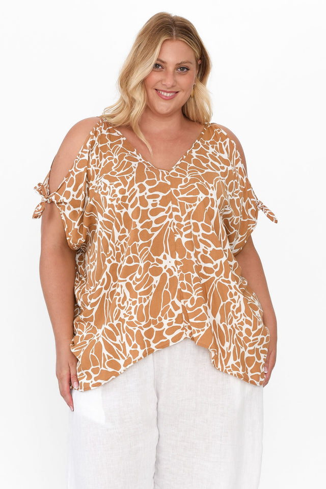 plus-size,curve-tops,plus-size-sleeved-tops alt text|model:Caitlin;wearing:XXL image 8