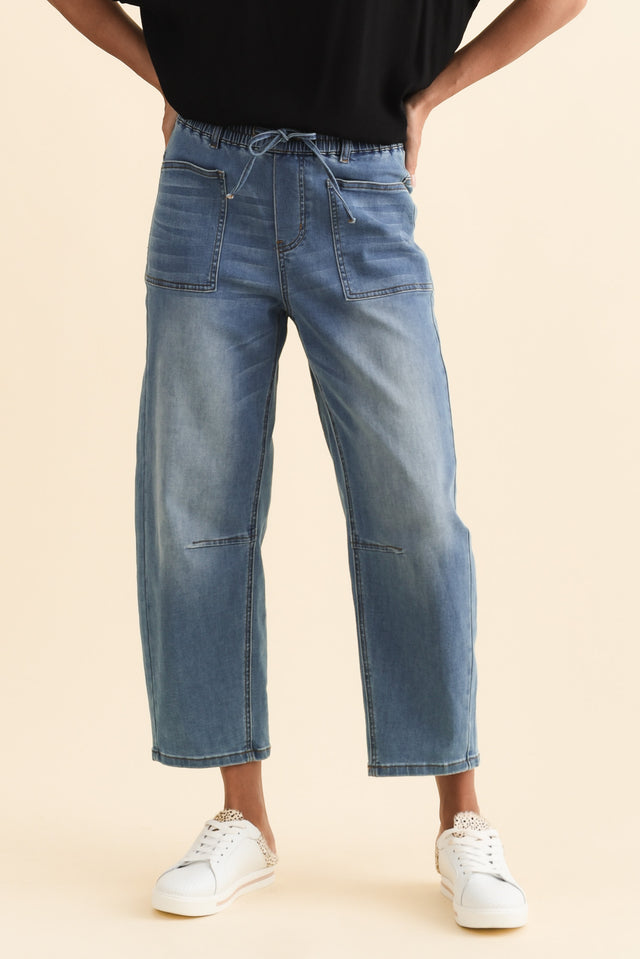 alt text|model:Brontie